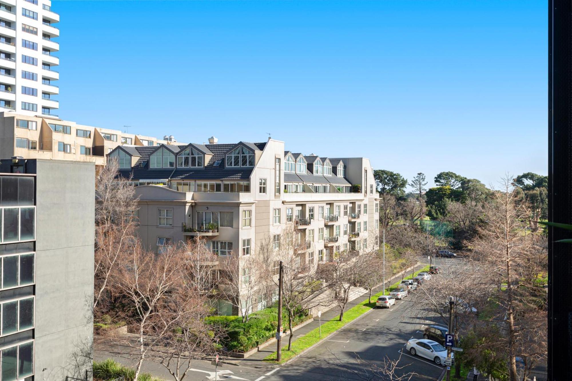 Complete Host Leopold Apartments Melbourne Room photo